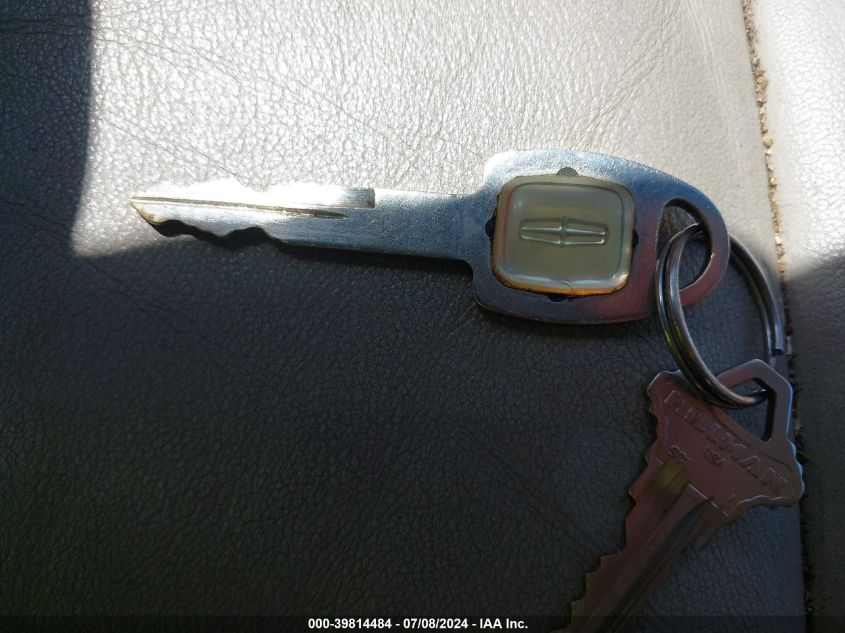 1997 Lincoln Town Car Executive VIN: 1LNLM81W9VY650548 Lot: 39814484