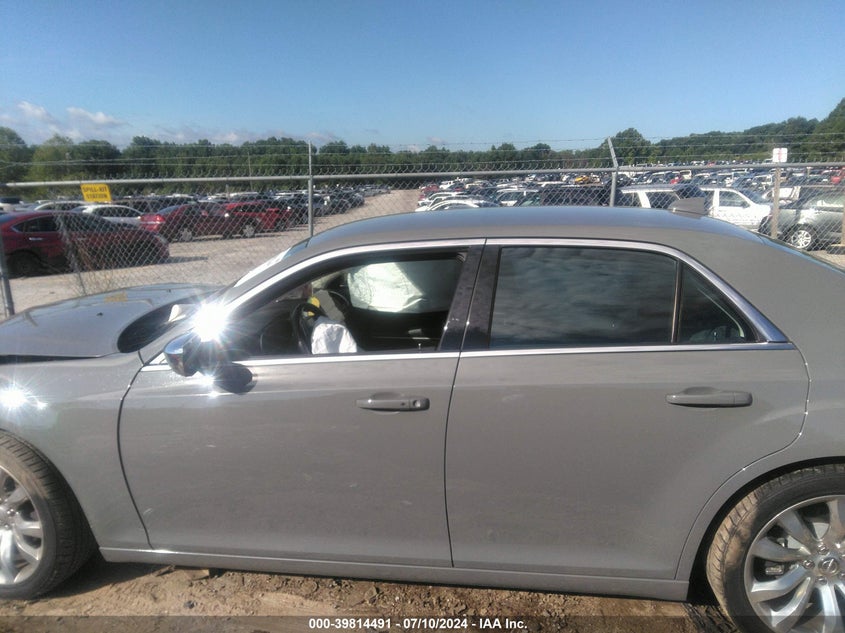 2019 Chrysler 300 Touring VIN: 2C3CCAAG4KH590194 Lot: 39814491