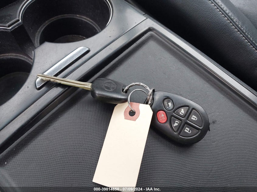 2016 Toyota Sienna Se 8 Passenger VIN: 5TDXK3DC0GS747698 Lot: 39814650