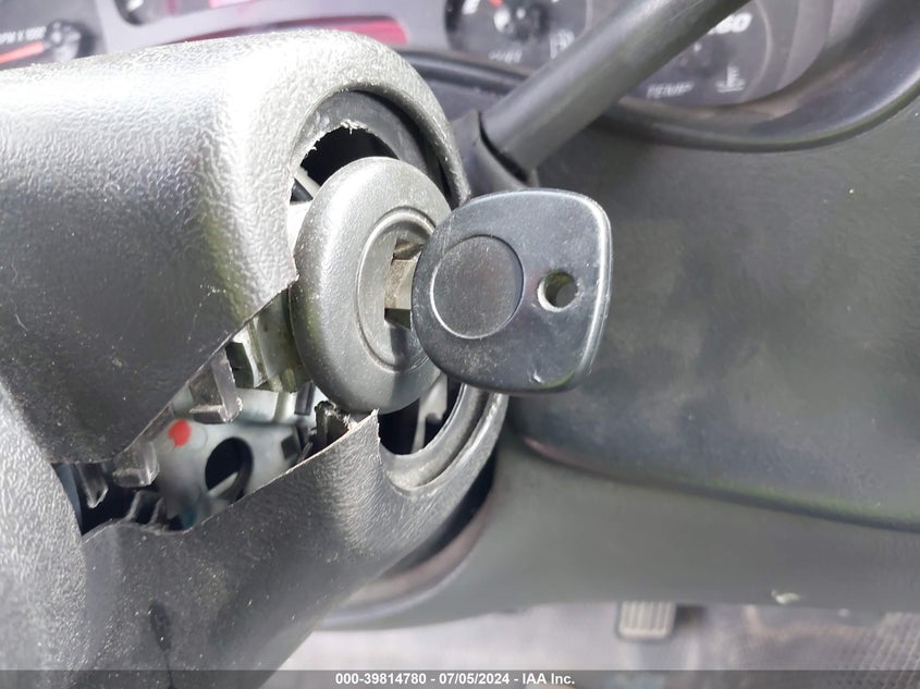 2004 Chevrolet Silverado 1500 VIN: 1GCEC14X74Z117621 Lot: 39814780