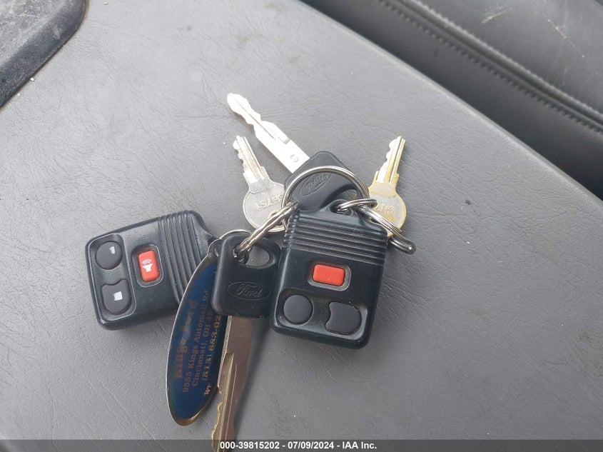 2002 Ford F-250 Lariat/Xl/Xlt VIN: 1FTNX20F92EA90840 Lot: 39815202