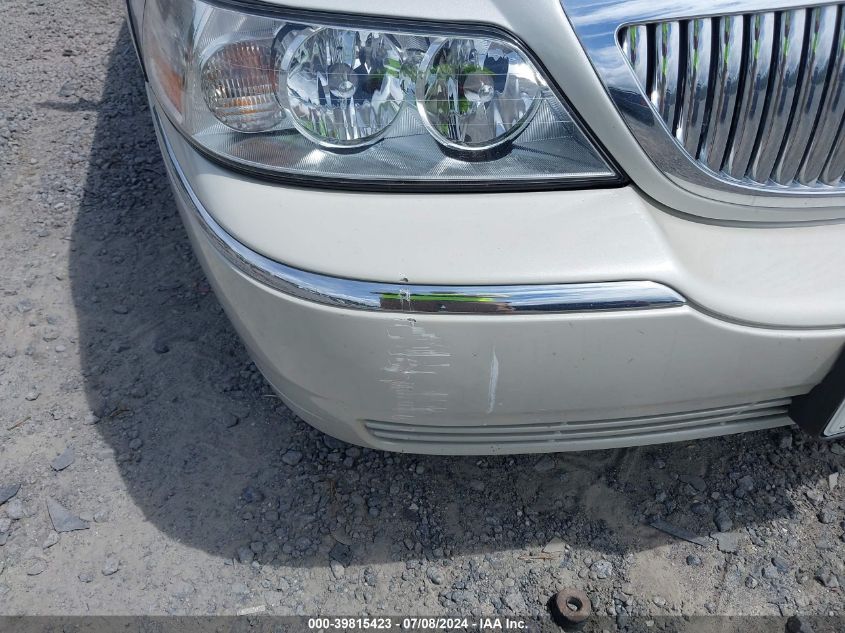 2004 Lincoln Town Car Ultimate VIN: 1LNHM83W14Y679821 Lot: 39815423