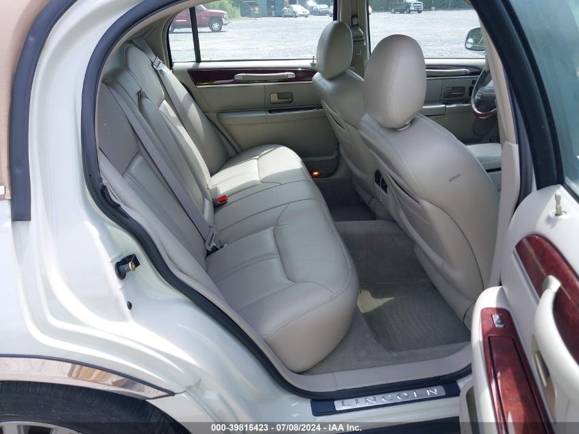 2004 Lincoln Town Car Ultimate VIN: 1LNHM83W14Y679821 Lot: 39815423