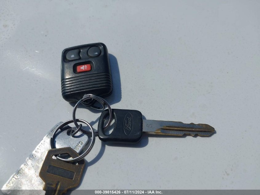 2002 Ford F-350 Lariat/Xl/Xlt VIN: 1FTWW32FX2EB18638 Lot: 39815426