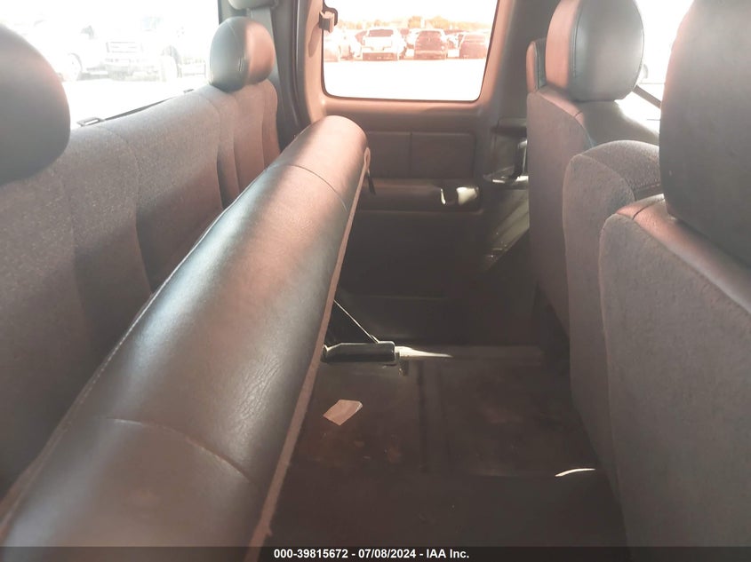 2004 Chevrolet Silverado 1500 Work Truck VIN: 2GCEC19V141402864 Lot: 39815672