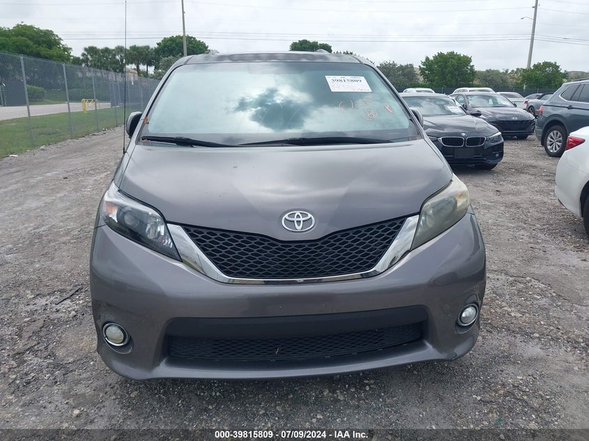2013 Toyota Sienna Se 8 Passenger VIN: 5TDXK3DC5DS383872 Lot: 39815809