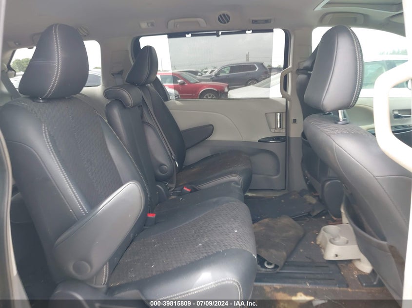 2013 Toyota Sienna Se 8 Passenger VIN: 5TDXK3DC5DS383872 Lot: 39815809