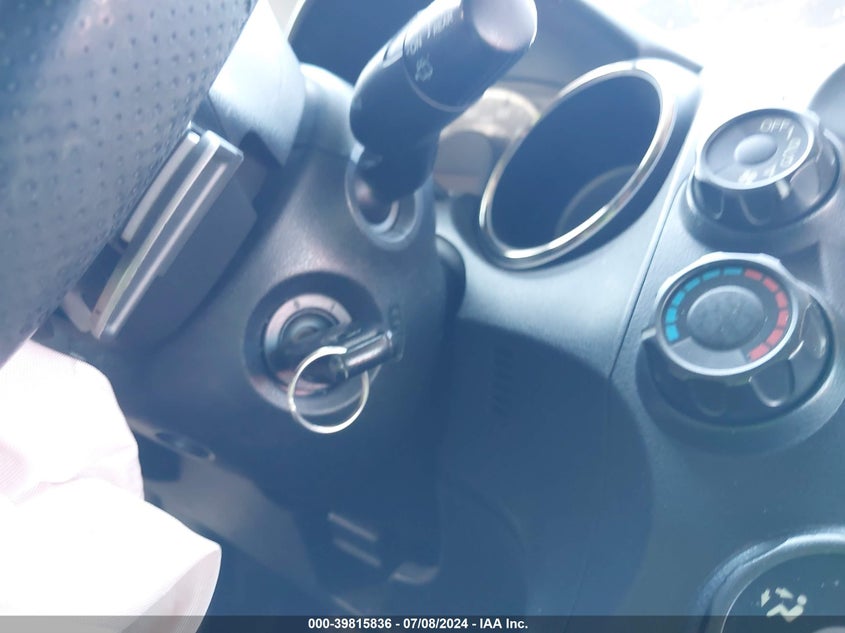 2013 Honda Fit Sport VIN: JHMGE8H52DC039397 Lot: 39815836