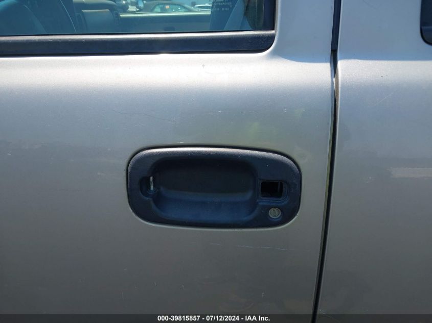 2000 Chevrolet Tahoe All New Ls VIN: 1GNEK13T1YJ175060 Lot: 39815857