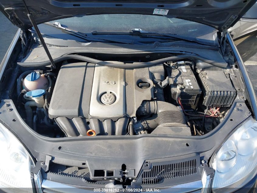 2008 Volkswagen Jetta Se/Sel VIN: 3VWRM71K98M010570 Lot: 39816252