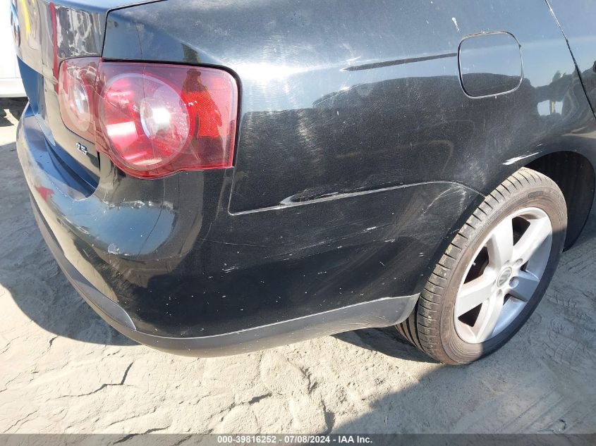 2008 Volkswagen Jetta Se/Sel VIN: 3VWRM71K98M010570 Lot: 39816252