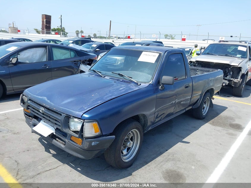 1995 Toyota Pickup 1/2 Ton Short Whlbase Stb VIN: 4TARN81A4SZ325324 Lot: 39816340