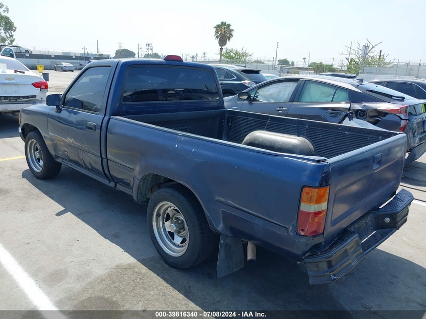 1995 Toyota Pickup 1/2 Ton Short Whlbase Stb VIN: 4TARN81A4SZ325324 Lot: 39816340
