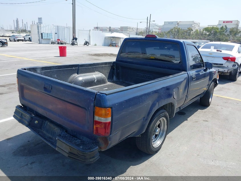 1995 Toyota Pickup 1/2 Ton Short Whlbase Stb VIN: 4TARN81A4SZ325324 Lot: 39816340