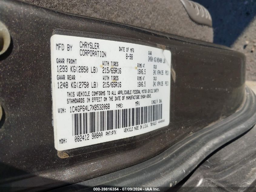 1999 Chrysler Town & Country Limited VIN: 1C4GP64L7XB532068 Lot: 39816354