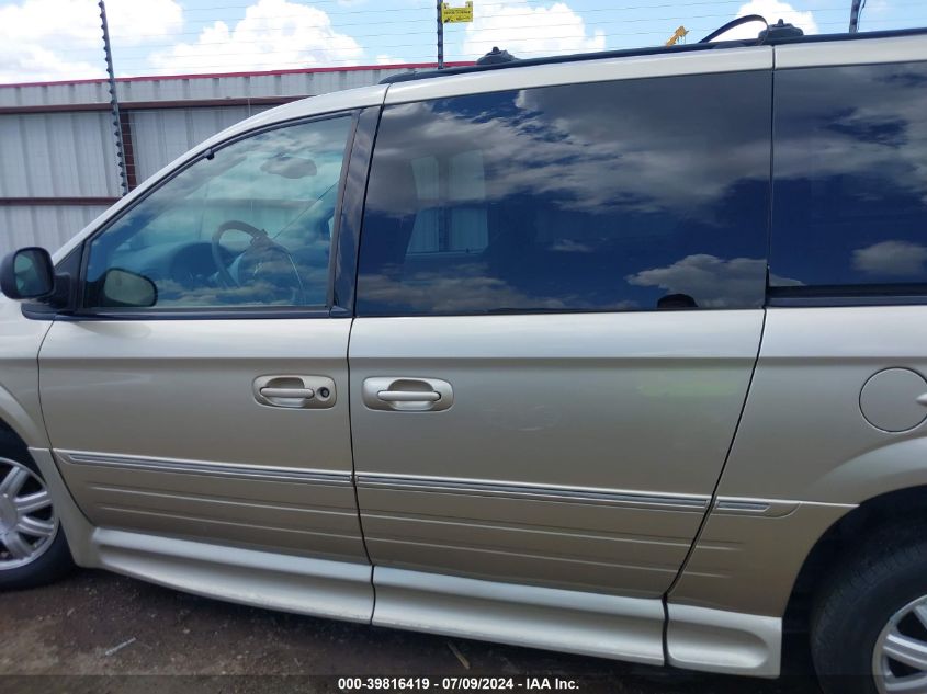 2005 Chrysler Town & Country Touring VIN: 2C4GP54L05R206900 Lot: 39816419