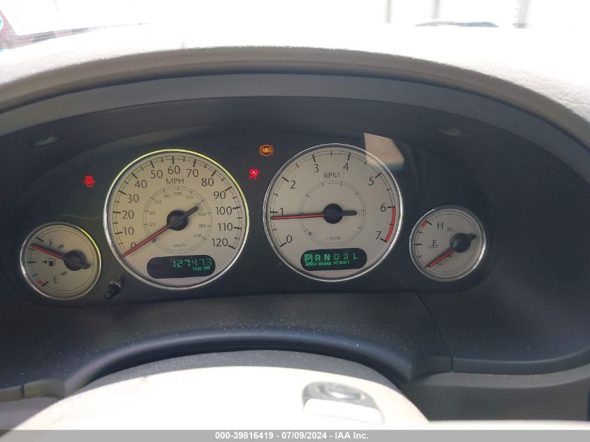 2005 Chrysler Town & Country Touring VIN: 2C4GP54L05R206900 Lot: 39816419