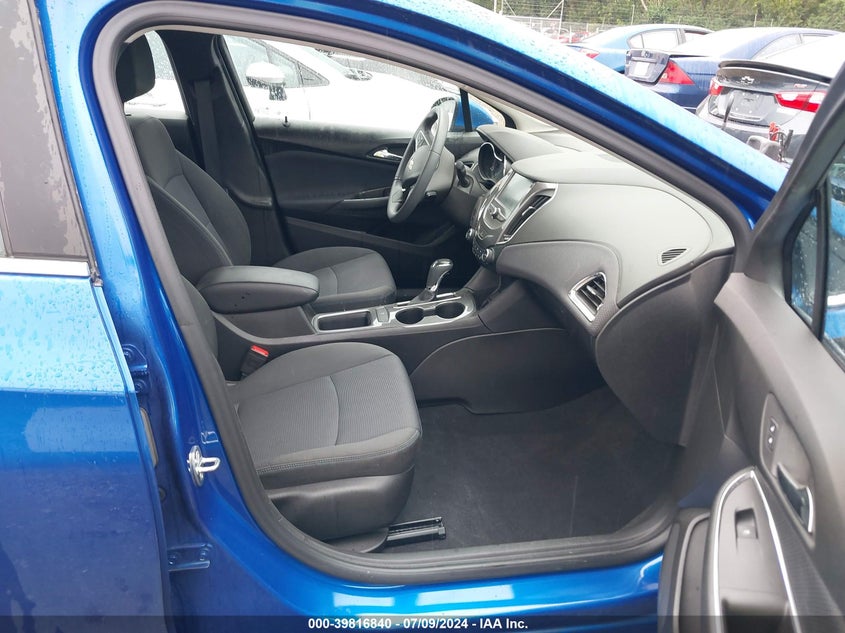 2018 CHEVROLET CRUZE LT AUTO - 1G1BE5SM0J7234776