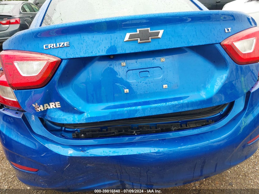 2018 CHEVROLET CRUZE LT AUTO - 1G1BE5SM0J7234776