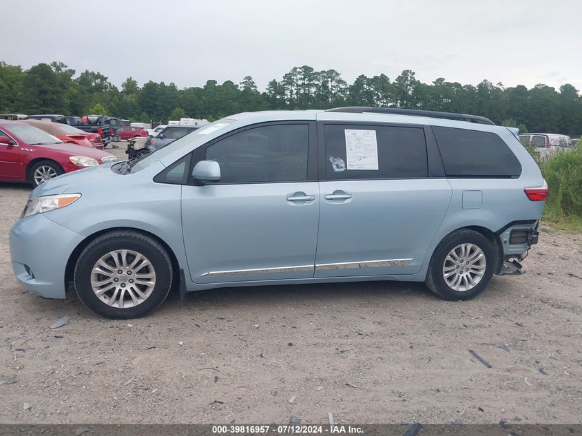 2016 Toyota Sienna Xle 8 Passenger VIN: 5TDYK3DC1GS750792 Lot: 39816957