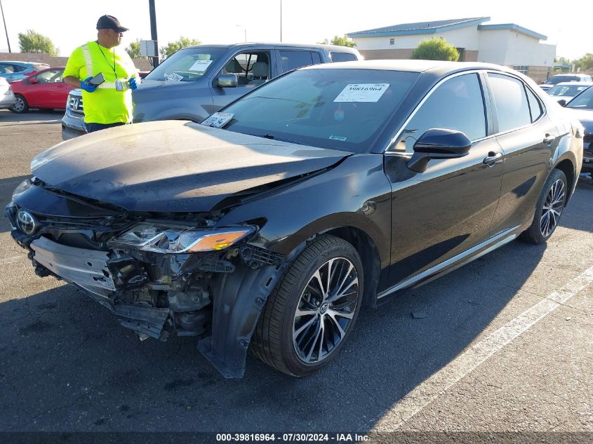 4T1B11HK2JU107106 2018 TOYOTA CAMRY - Image 2