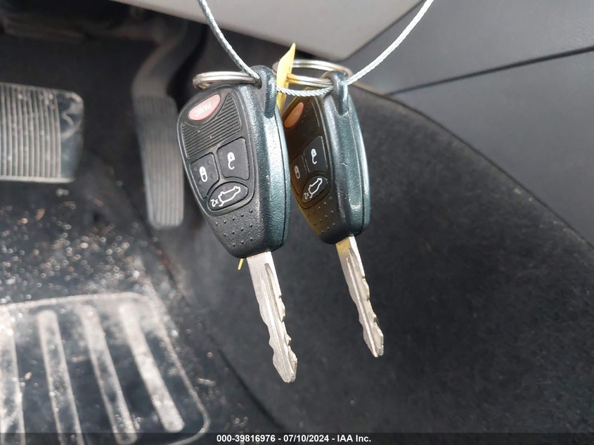 2005 Chrysler 300 VIN: 2C3AA43RX5H635396 Lot: 39816976