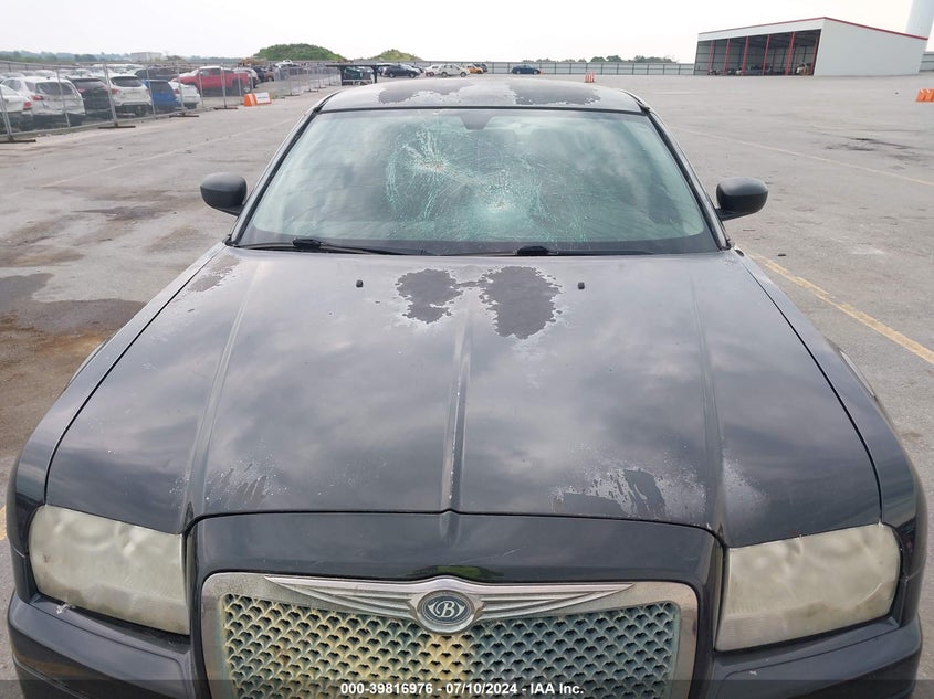 2005 Chrysler 300 VIN: 2C3AA43RX5H635396 Lot: 39816976