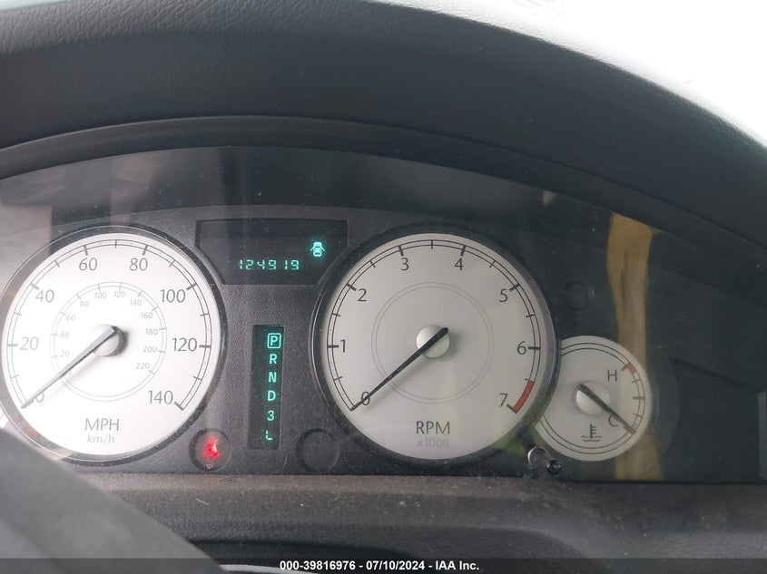 2005 Chrysler 300 VIN: 2C3AA43RX5H635396 Lot: 39816976