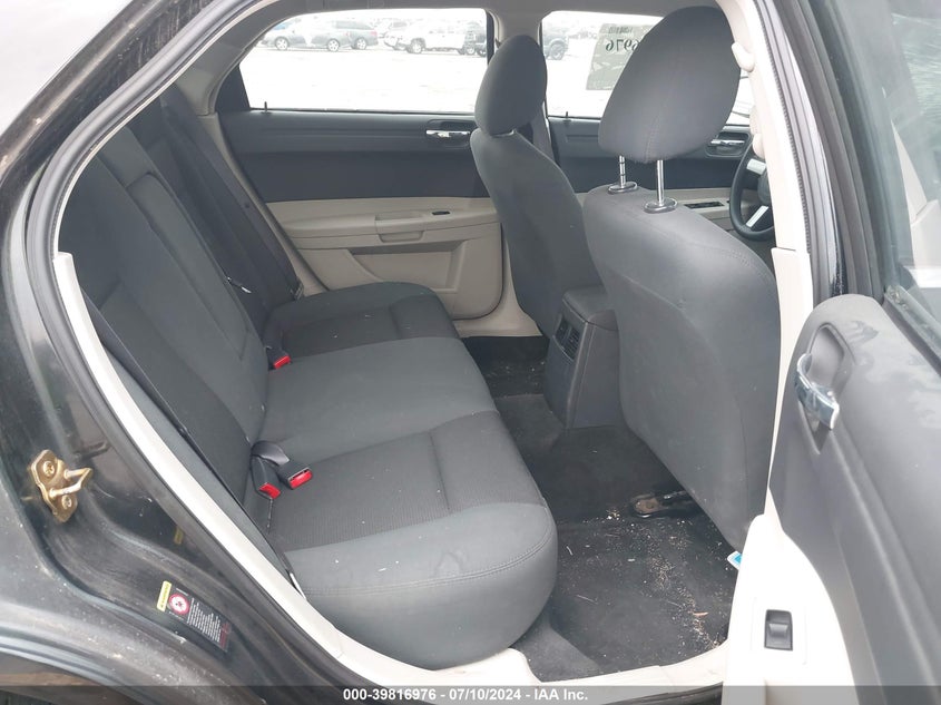 2005 Chrysler 300 VIN: 2C3AA43RX5H635396 Lot: 39816976