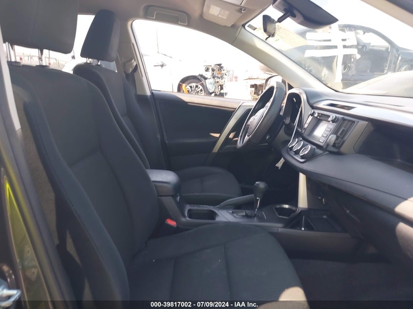 2018 TOYOTA RAV4 LE - JTMZFREV1JJ748041