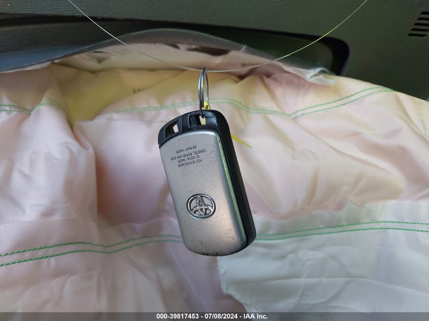 2020 Toyota Sienna Xle VIN: 5TDYZ3DC3LS068373 Lot: 39817453