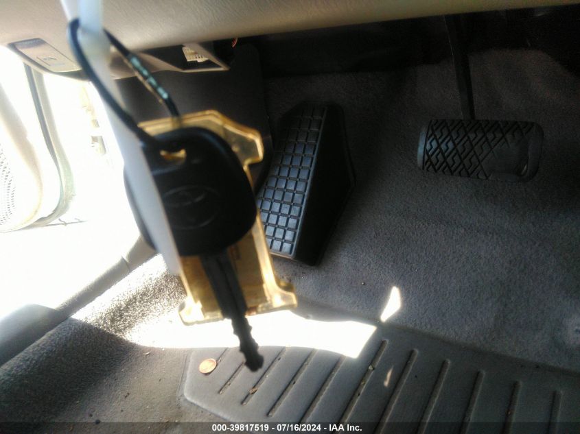 2008 Toyota Corolla Le VIN: 1NXBR32E08Z999910 Lot: 39817519