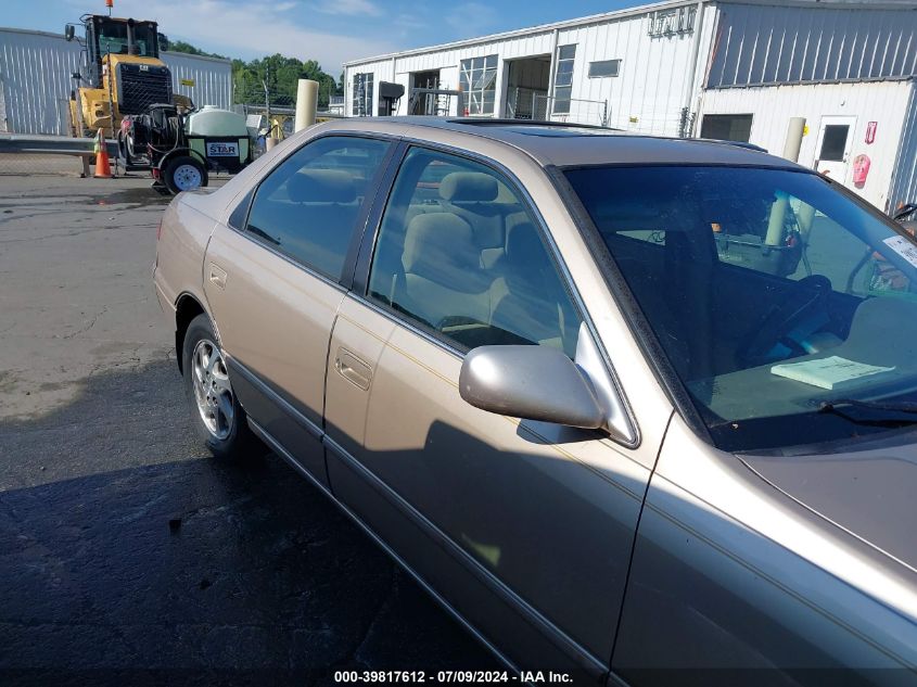 1999 Toyota Camry Le/Xle VIN: JT2BF22K8X0197164 Lot: 39817612