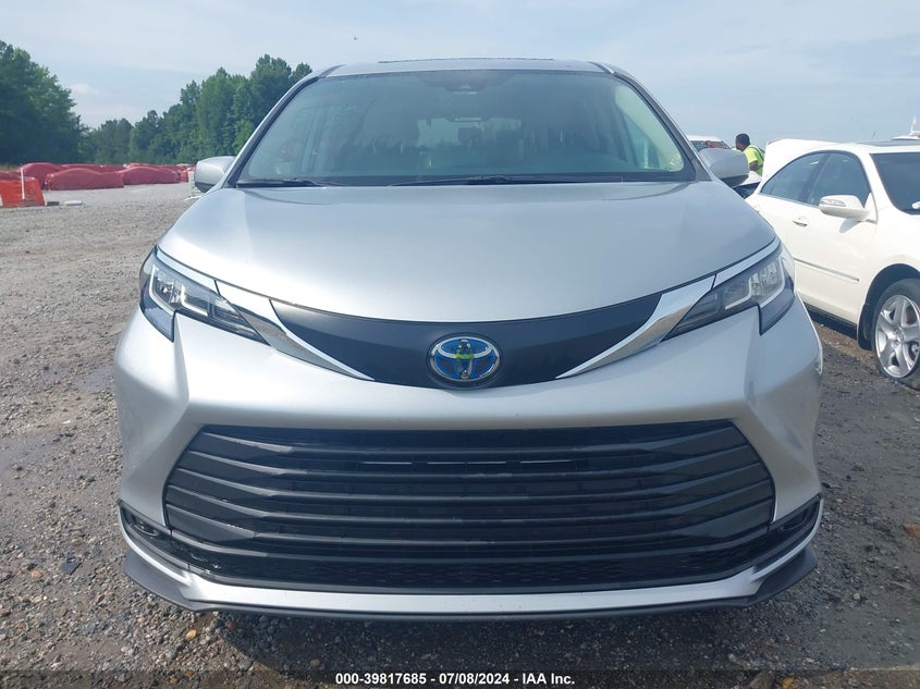 2023 TOYOTA SIENNA LE - 5TDBRKEC3PS156957