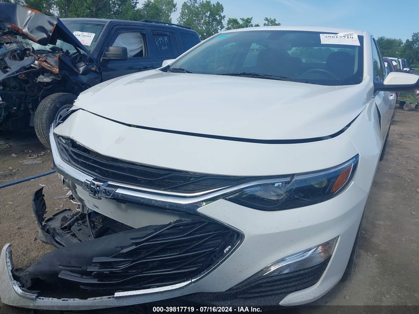 2021 Chevrolet Malibu Rs VIN: 1G1ZG5ST8MF018569 Lot: 39817719