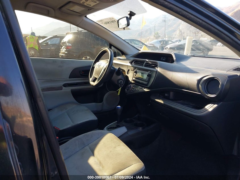 2014 Toyota Prius C VIN: JTDKDTB33E1076674 Lot: 39818067