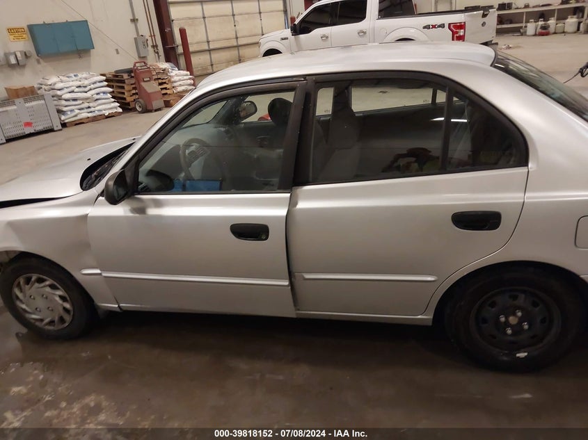 2002 Hyundai Accent Gl VIN: KMHCG45C32U300979 Lot: 39818152