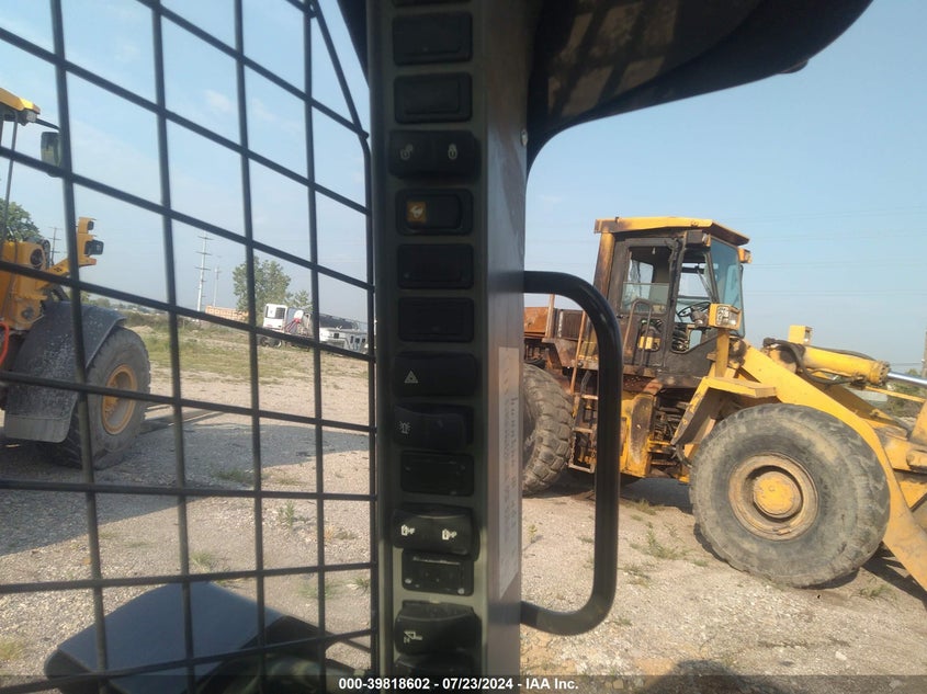 2024 NEW HOLLAND C327 (VIN: JAF0C327APM451178