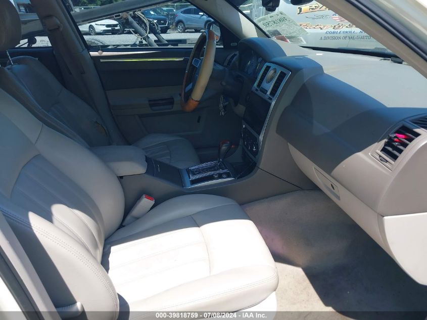 2007 Chrysler 300C VIN: 2C3LK63H67H670030 Lot: 39818759