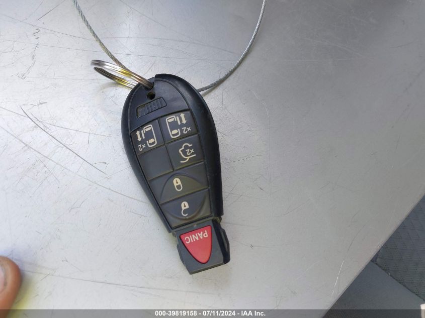 2010 Chrysler Town & Country Touring VIN: 2A4RR5D18AR319483 Lot: 39819158