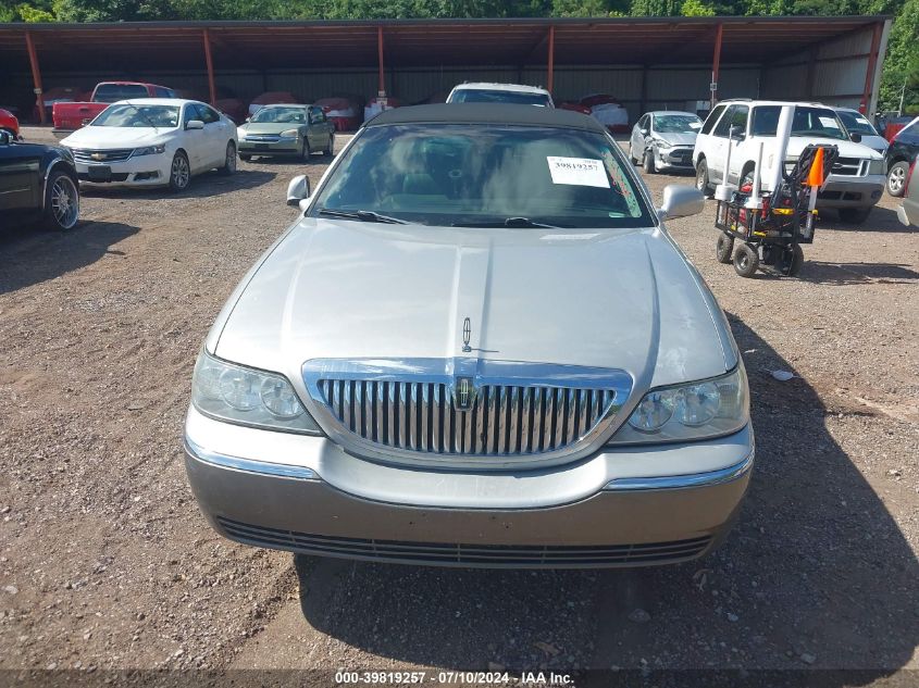 2003 Lincoln Town Car Signature VIN: 1LNHM82W73Y620675 Lot: 39819257