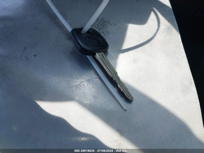 2004 Toyota Camry Le VIN: 4T1BE32K24U885757 Lot: 39819630