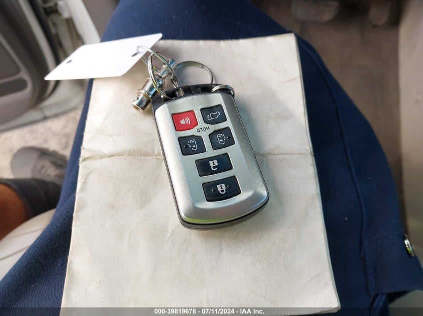 2012 Toyota Sienna Limited V6 7 Passenger VIN: 5TDYK3DC8CS200855 Lot: 39819678