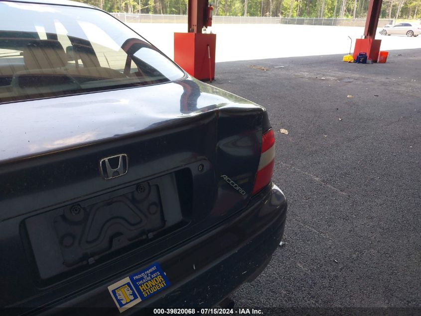 1995 Honda Accord Lx/Ex VIN: 1HGCD563XSA164385 Lot: 39820068