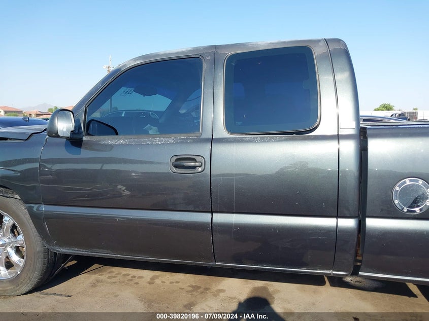 2004 Chevrolet Silverado C1500 VIN: 2GCEC19T841193671 Lot: 39820196