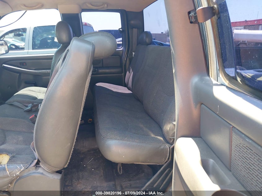 2004 Chevrolet Silverado C1500 VIN: 2GCEC19T841193671 Lot: 39820196