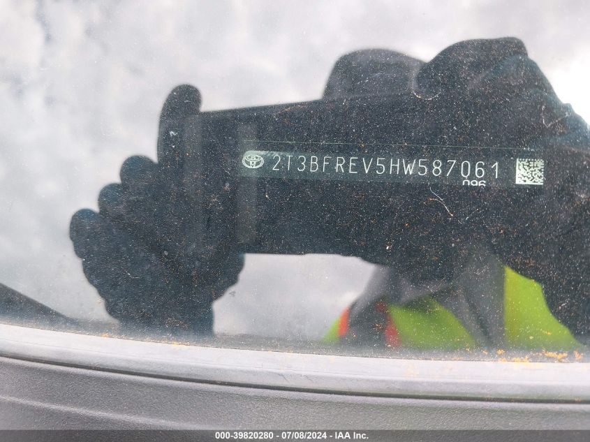 2017 Toyota Rav4 Le VIN: 2T3BFREV5HW587061 Lot: 39820280