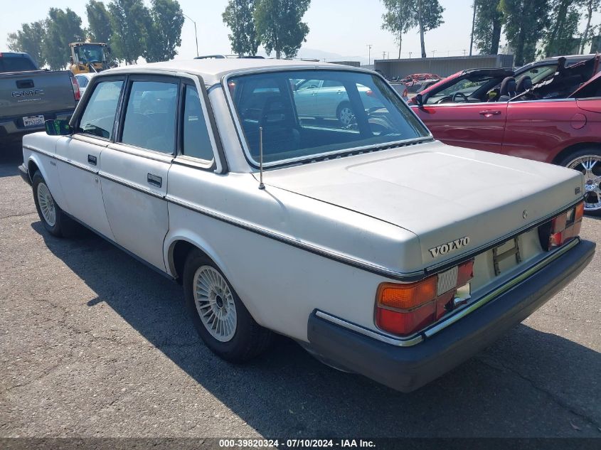 1984 Volvo 244 Dl/Gl VIN: YV1AX8843E1042017 Lot: 39820324