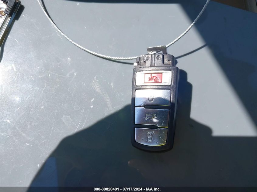 2010 Volkswagen Passat Komfort VIN: WVWJM7AN0AE121773 Lot: 39820491