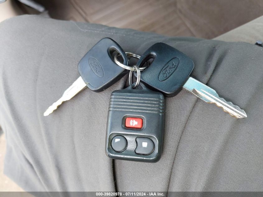 2000 Ford F-150 Lariat/Work Series/Xl/Xlt VIN: 1FTRX18L0YNC26142 Lot: 39820978